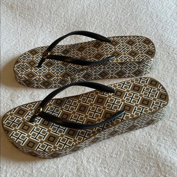 Tory Burch Navy and Brown geometric pattern wedge Flip Flops sandals - Picture 3 of 10